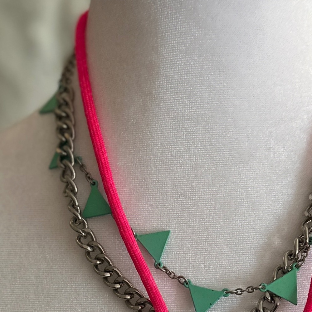 80's Retro Inspired Layered Necklace - Picture 4 of 7